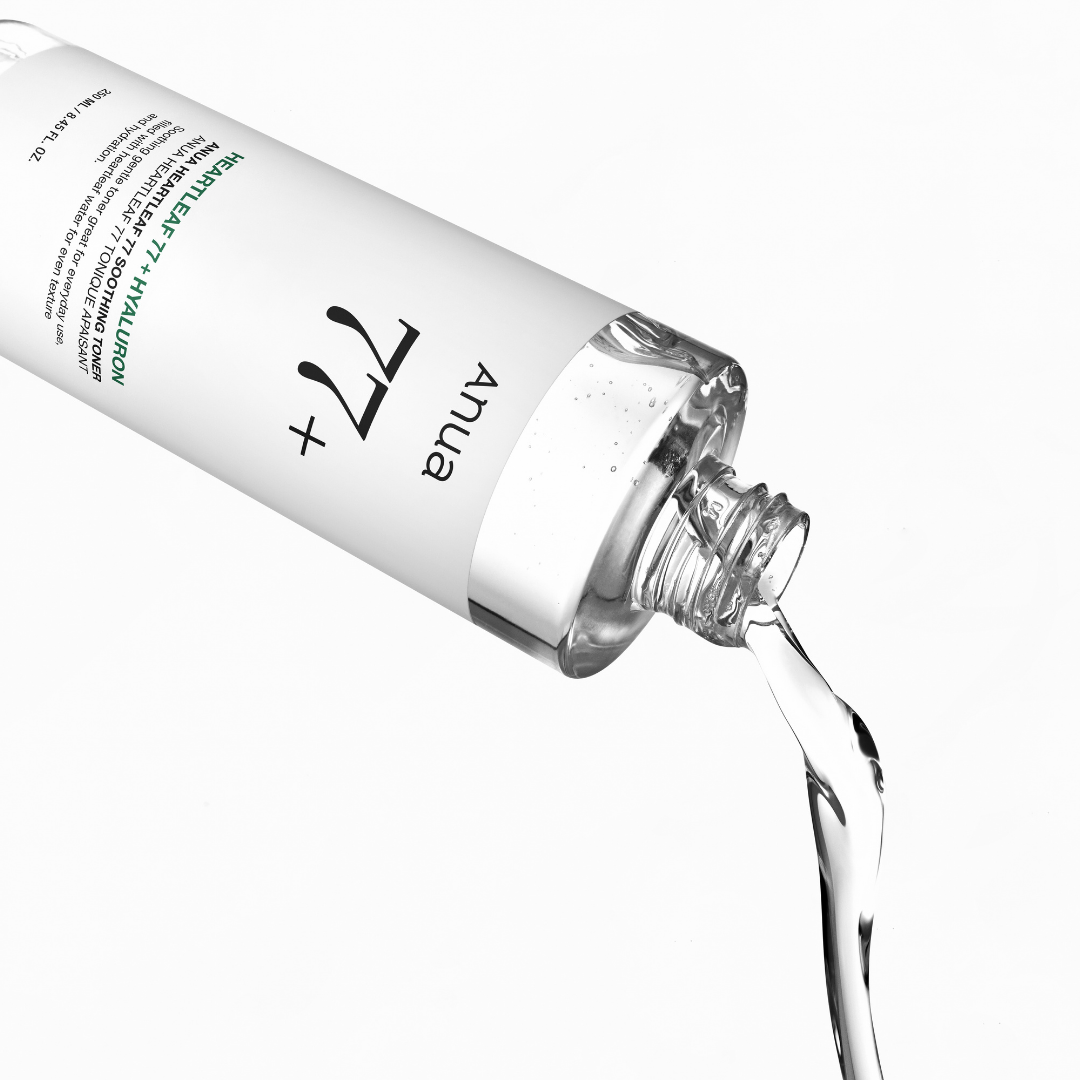 Tehokkaasti kosteuttava Anua Heartleaf 77% Soothing Toner -kasvovesi auttaa palauttamaan ihon tasapainon puhdistuksen jälkeen jättäen sen välittömästi pehmeämmän ja hyvinvoivan tuntuiseksi.