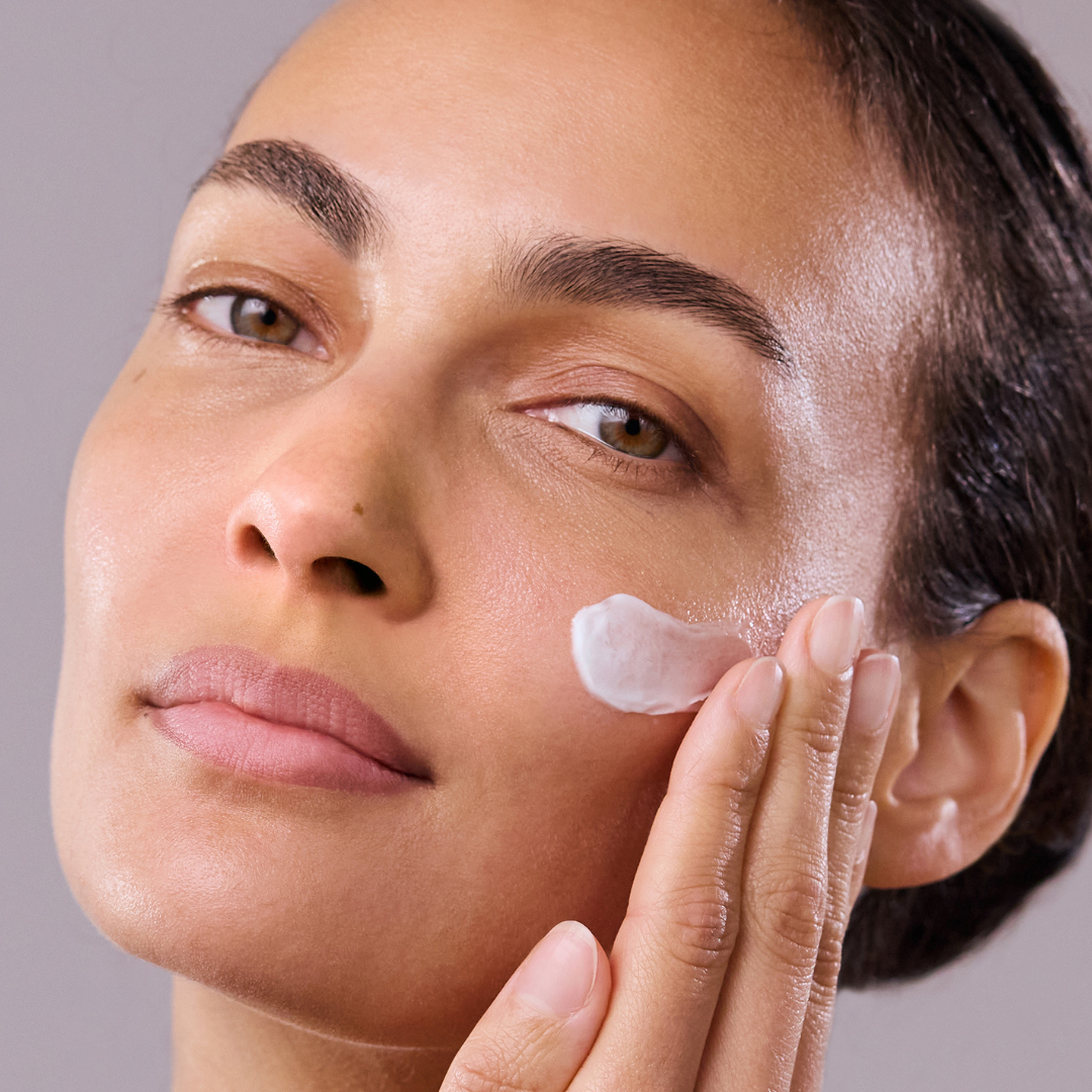 Evolve Organic Beauty Daily Renew Facial Cream - uudistava kasvovoide sopii kaikille ihotyypeille, erityisesti kuivalle ja ikääntyvälle iholle.