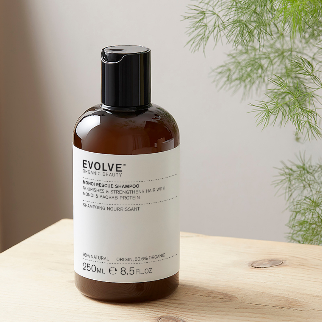 Kosteuttava ja ravitseva Evolve Organic Beauty Monoi Rescue Shampoo.