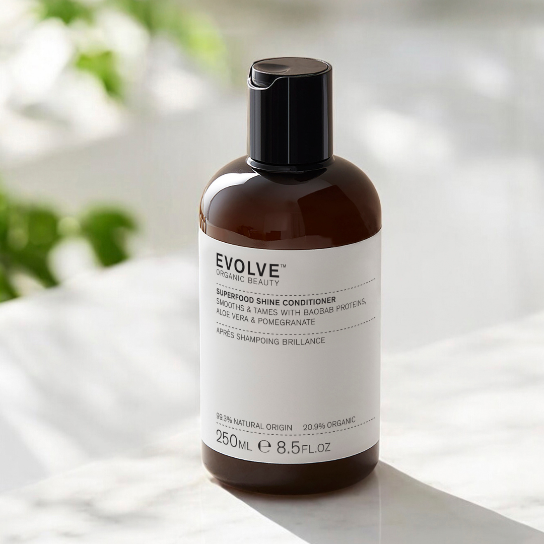 Ravitseva, korjaava ja kosteuttava Evolve Organic Beauty Superfood Shine Conditioner