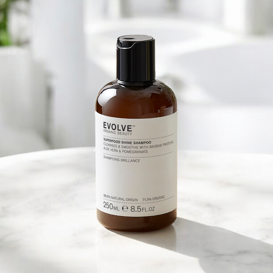Ravitseva, hoitava ja kosteuttava Evolve Organic Beauty Superfood Shine shampoo