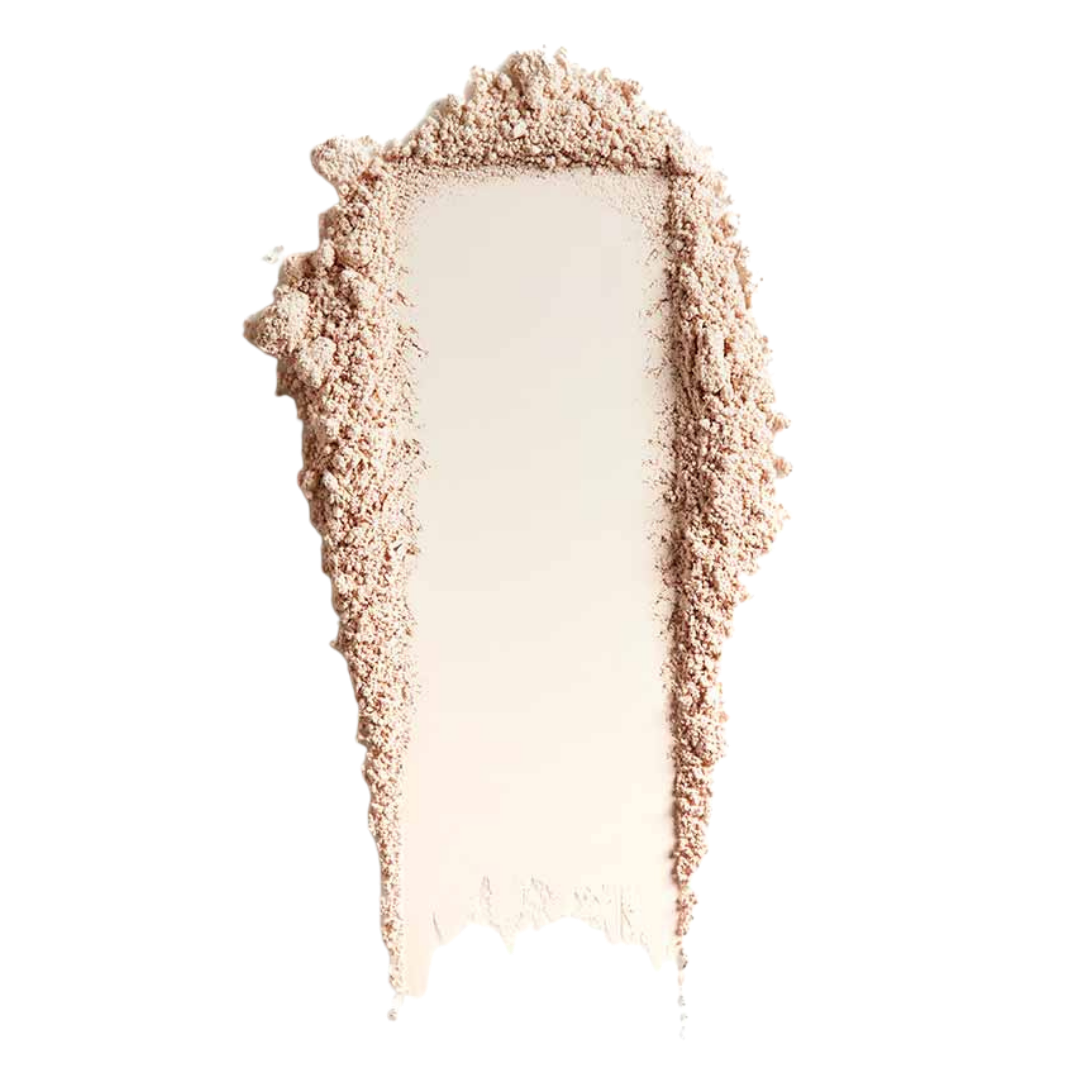 Luonnollinen Lily Lolo Mineral Concealer -peiteaine sävyssä Barely Beige peittää epäpuhtaudet ja tummat silmänaluset