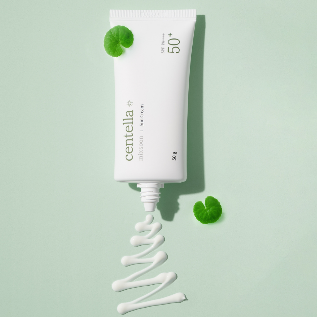 Mixsoon Centella Sun Cream -aurinkovoide tarjoaa korkean aurinkosuojan sekä ihoa rauhoittavia ja kosteuttavia ominaisuuksia samassa tuotteessa.