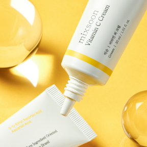 Kirkastava k-beauty kasvovoide