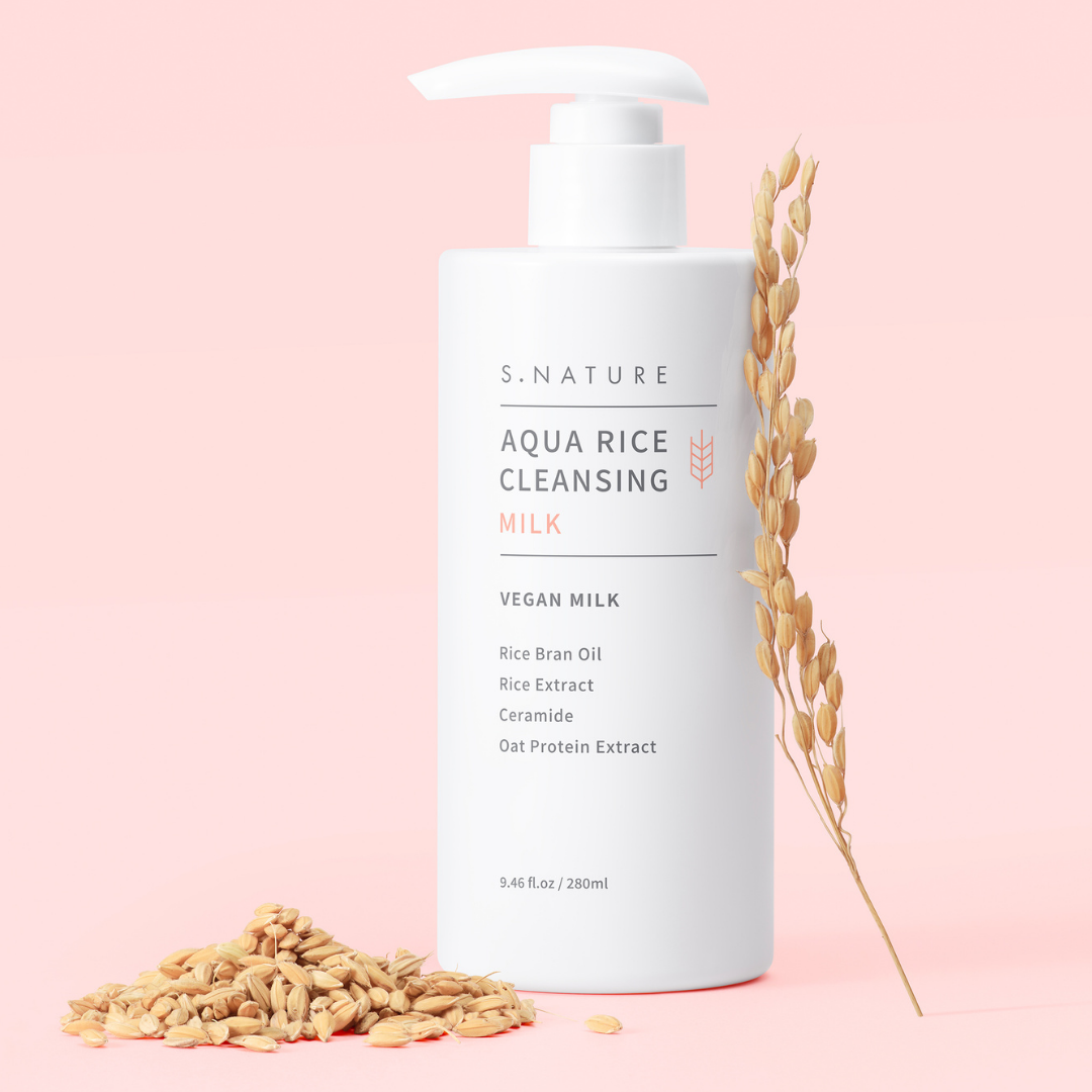 S.NATURE Aqua Rice Cleansing Milk on hoitava puhdistusmaito, joka poistaa kasvoilta päivän aikana kertyneet epäpuhtaudet hellävaraisesti ihon luonnollista kosteustasapainoa kunnioittaen.